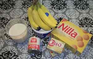 Banana Pudding Ingredients:  Bananas, Wafers, Milk, condensed milk, and Vanilla Pudding.
