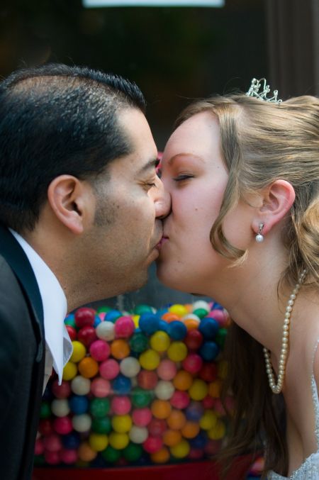 Bubblegum Wedding Favors Kiss