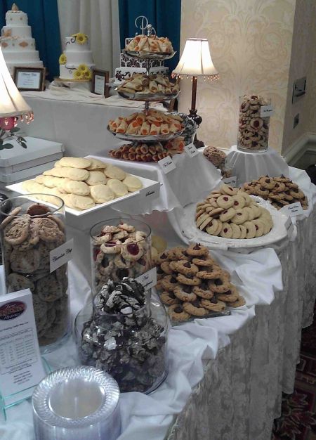 Creative Cookie Bar Wedding Favor Idea