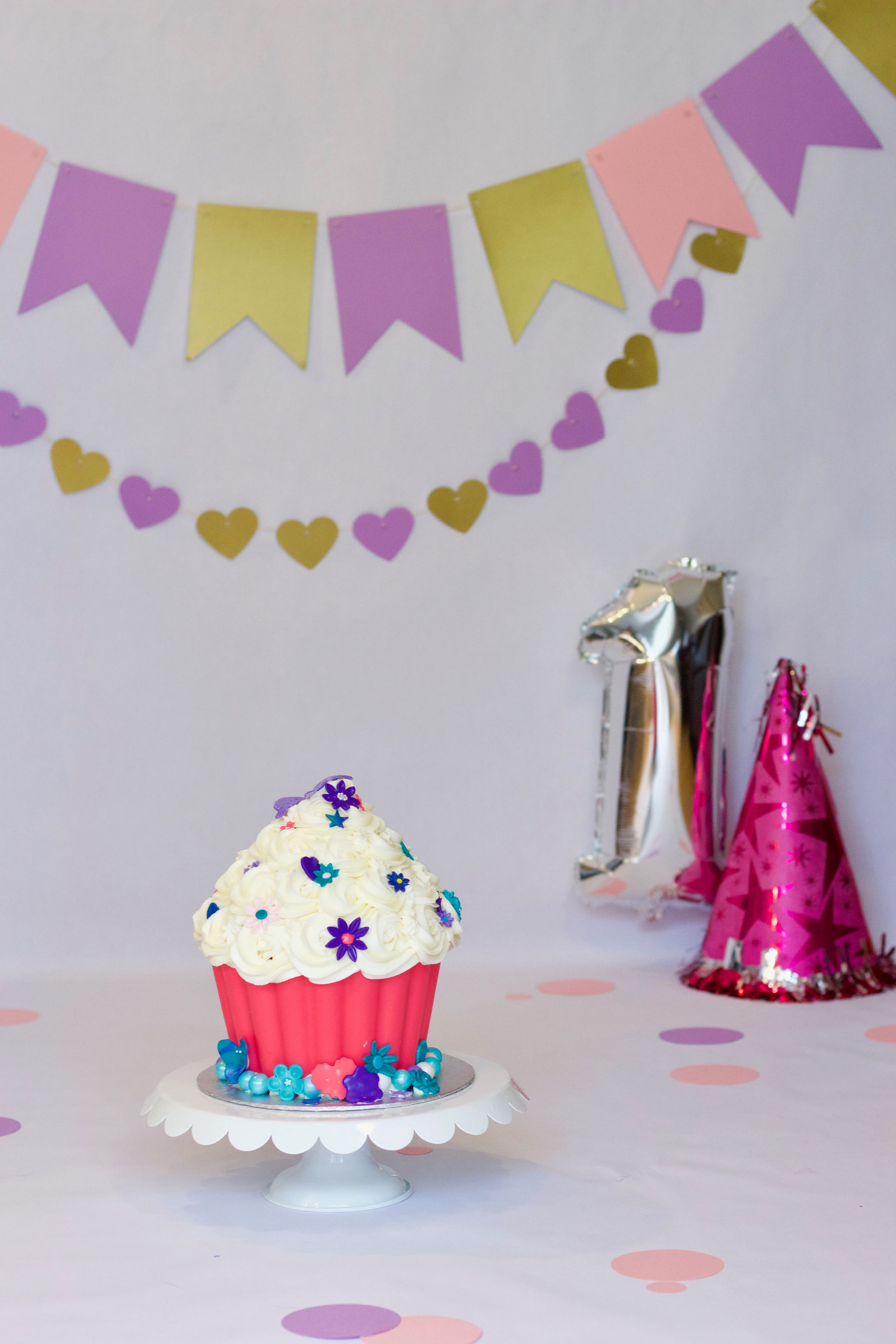 first-birthday-cupcake-theme