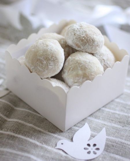 Simply white Danish Wedding Cookies