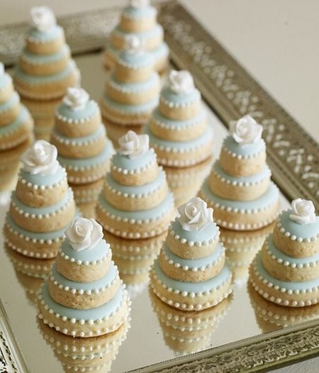 Simple Decorated Wedding Cookie Idea