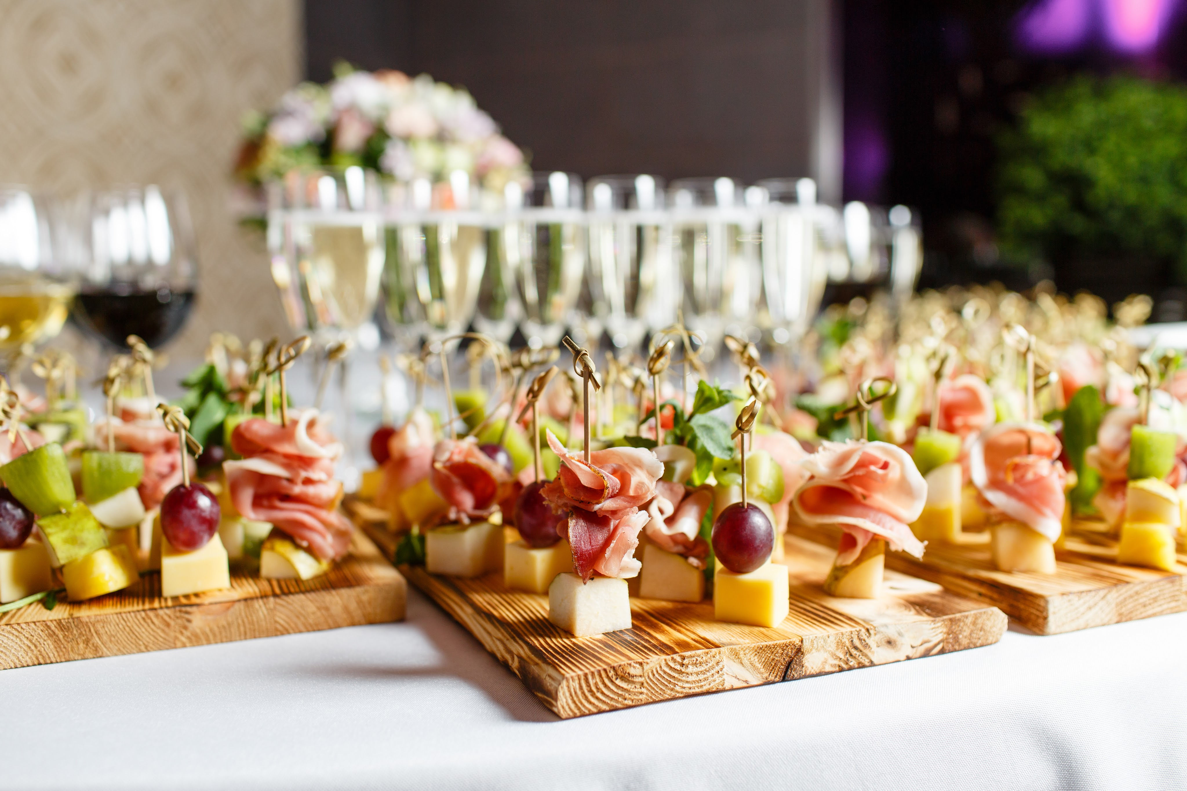 fruit-appetizers-on-a-toothpick