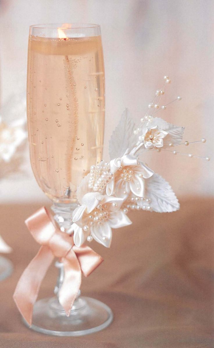 Gel Candle Wedding Favor Flower Idea