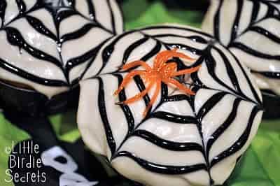 Spider Web Halloween Cupcake Ideas