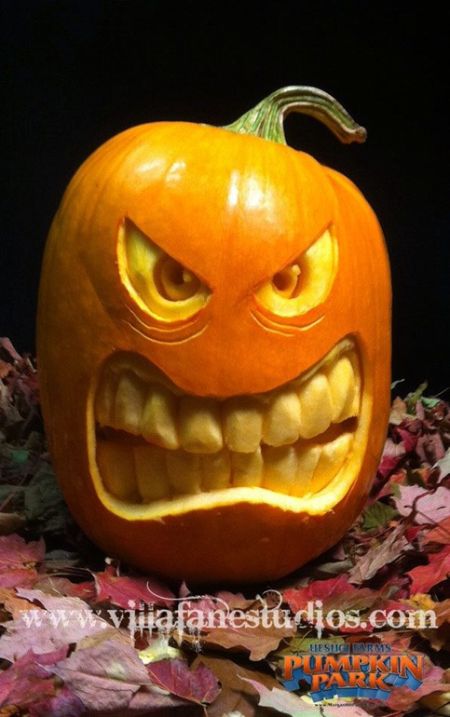 Gruesome Grinning Halloween Pumpkin Carvings