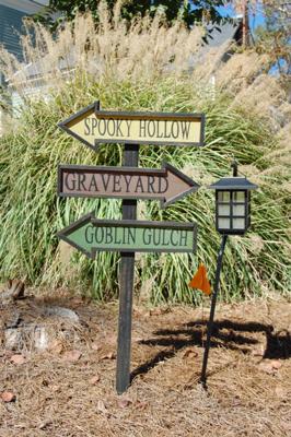 Witch Way Halloween Yard Decoration