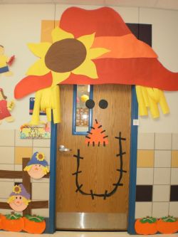 Happy Scarecrow Halloween Door Decoration