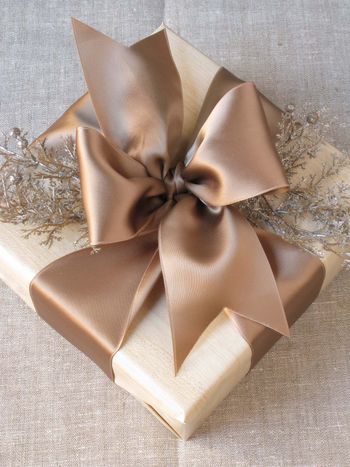 Making Your Own Wedding Favor Packaging