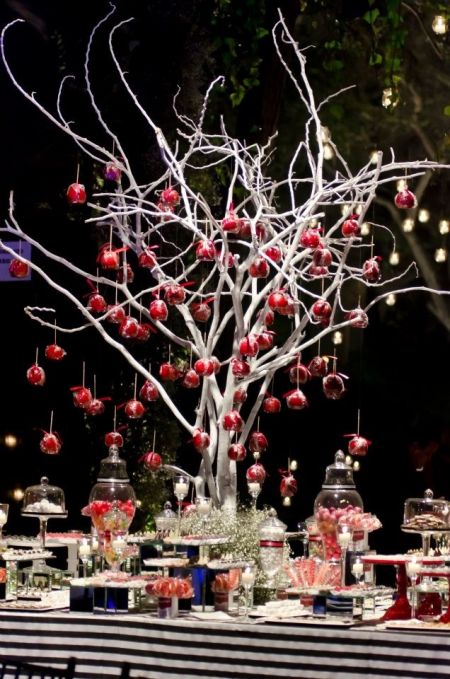 Creative Candy Apple Wedding Favor Display