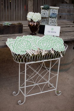 Wedding Favor Fans Presentation