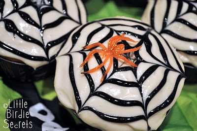 Spider Web Halloween Cupcake Ideas
