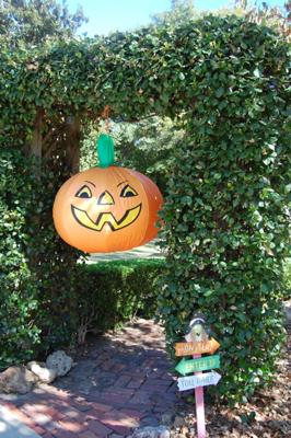 Inflatable Pumpkin Halloween Yard Decoration