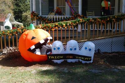 Trick or Treat Halloween Yard Decoration
