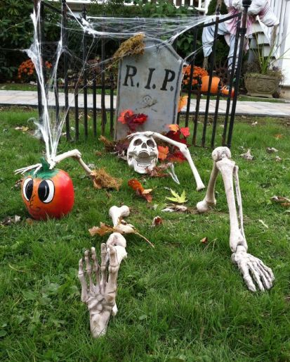 Graveyard Halloween Yard Decorations